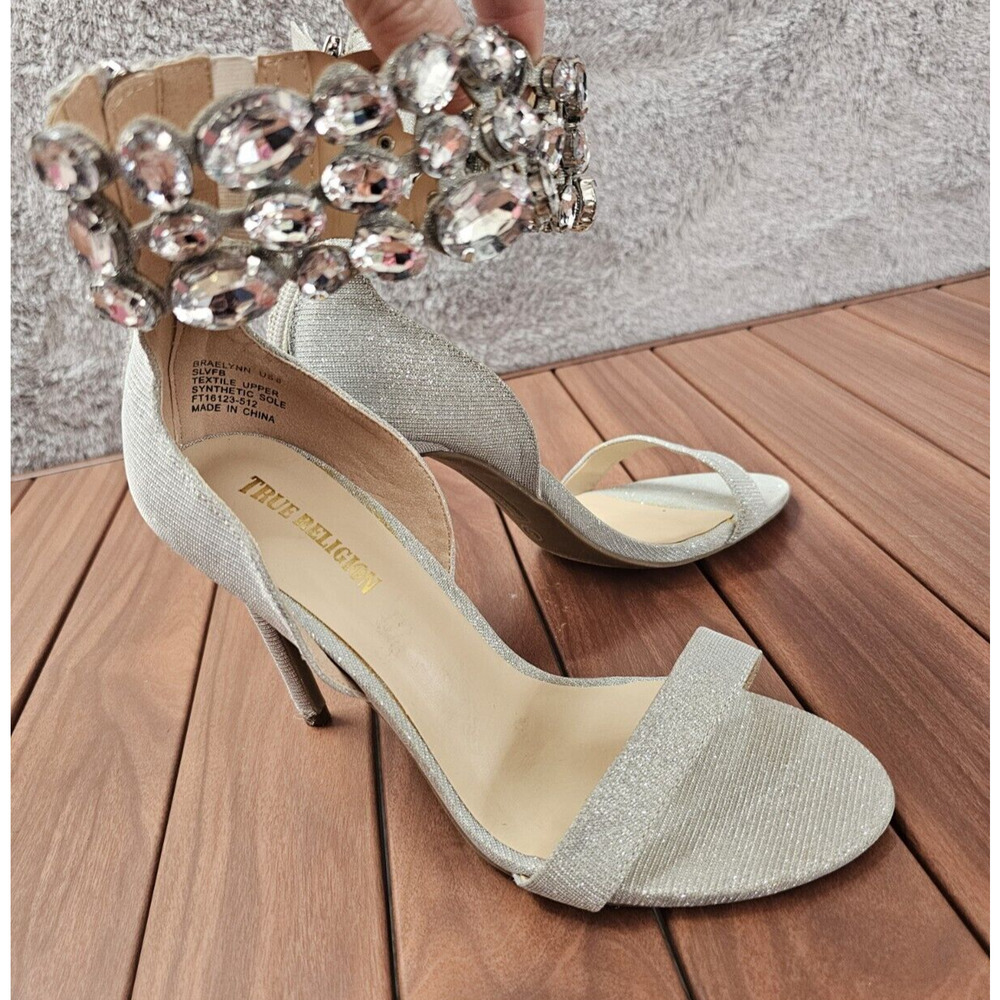 New True Religion Braelyn Metallic Silver Rhinestone Ankle Wrap Heels sz 8